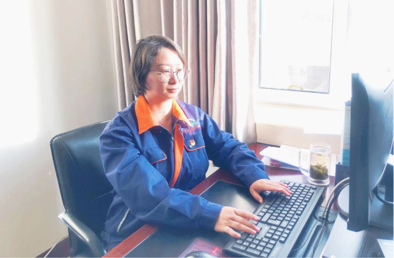 省物產(chǎn)集團黨務(wù)工作者、先進模范持續(xù)熱議黨的二十大精神（二）