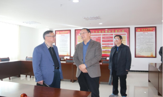 省委常委、省總工會主席馬吉孝等一行蒞臨青海物產(chǎn)集團公司視察，調(diào)研指導(dǎo)道路貨運企業(yè)建會、貨運司機入會等工作