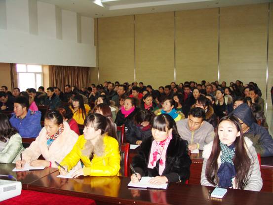 內(nèi)強(qiáng)個(gè)人素質(zhì)，外塑企業(yè)形象